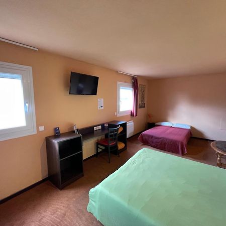 Brit Hotel St-Quentin/Nord Fayet  Kültér fotó