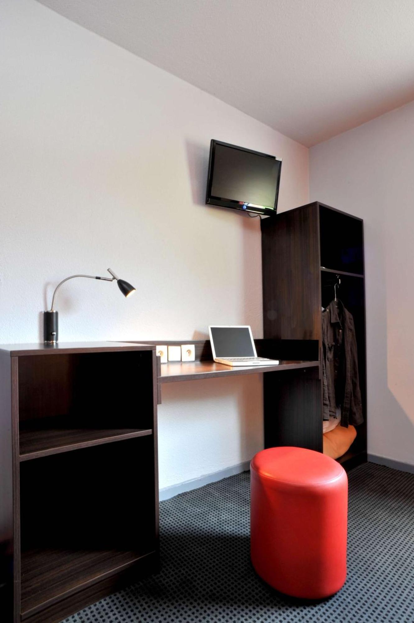Brit Hotel St-Quentin/Nord Fayet  Kültér fotó