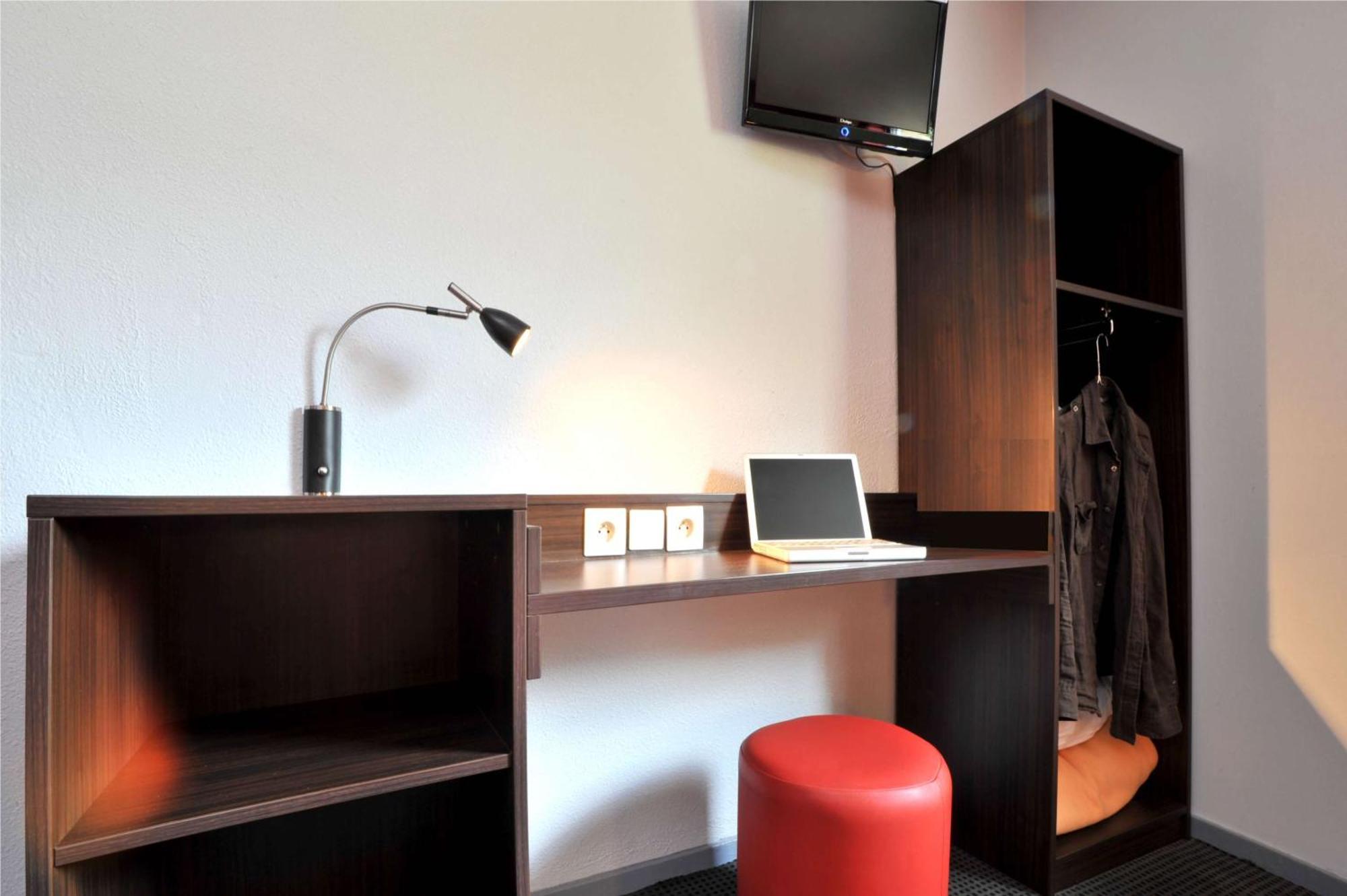 Brit Hotel St-Quentin/Nord Fayet  Kültér fotó