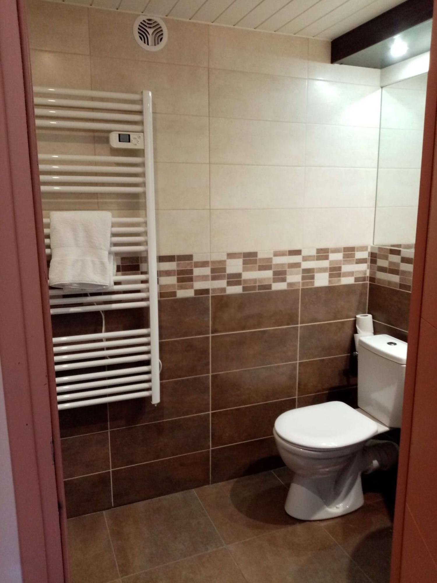 Brit Hotel St-Quentin/Nord Fayet  Kültér fotó