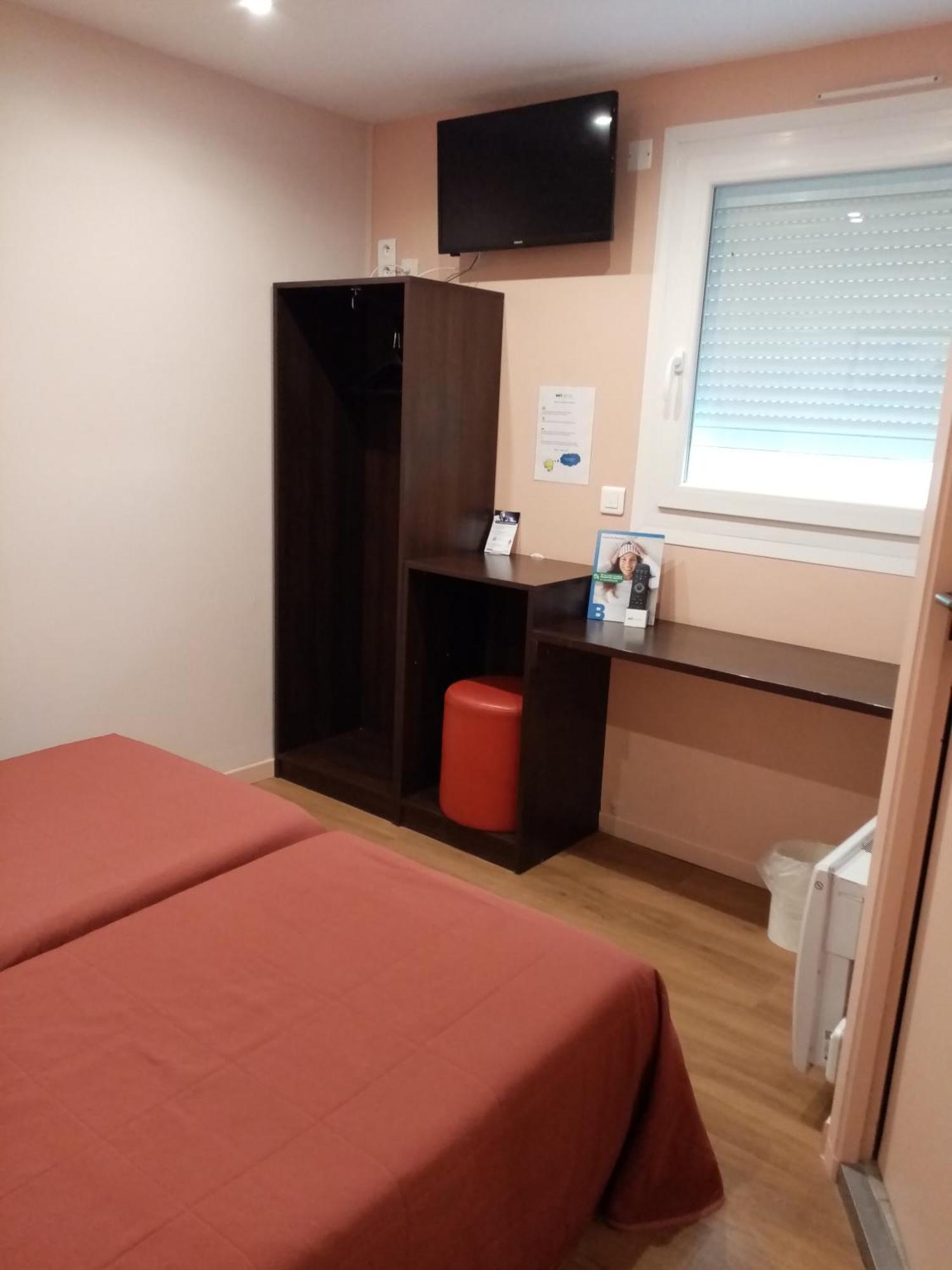 Brit Hotel St-Quentin/Nord Fayet  Kültér fotó