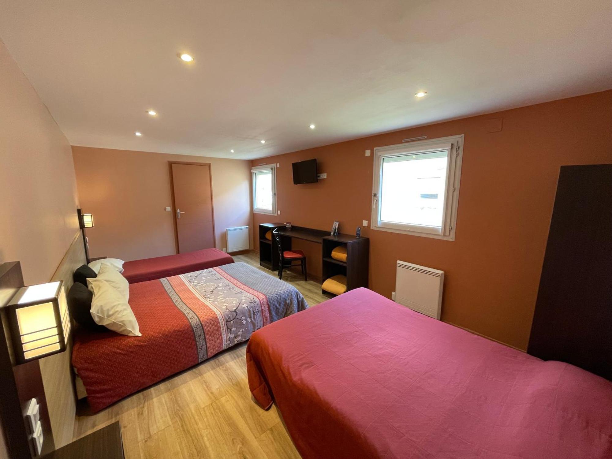 Brit Hotel St-Quentin/Nord Fayet  Kültér fotó