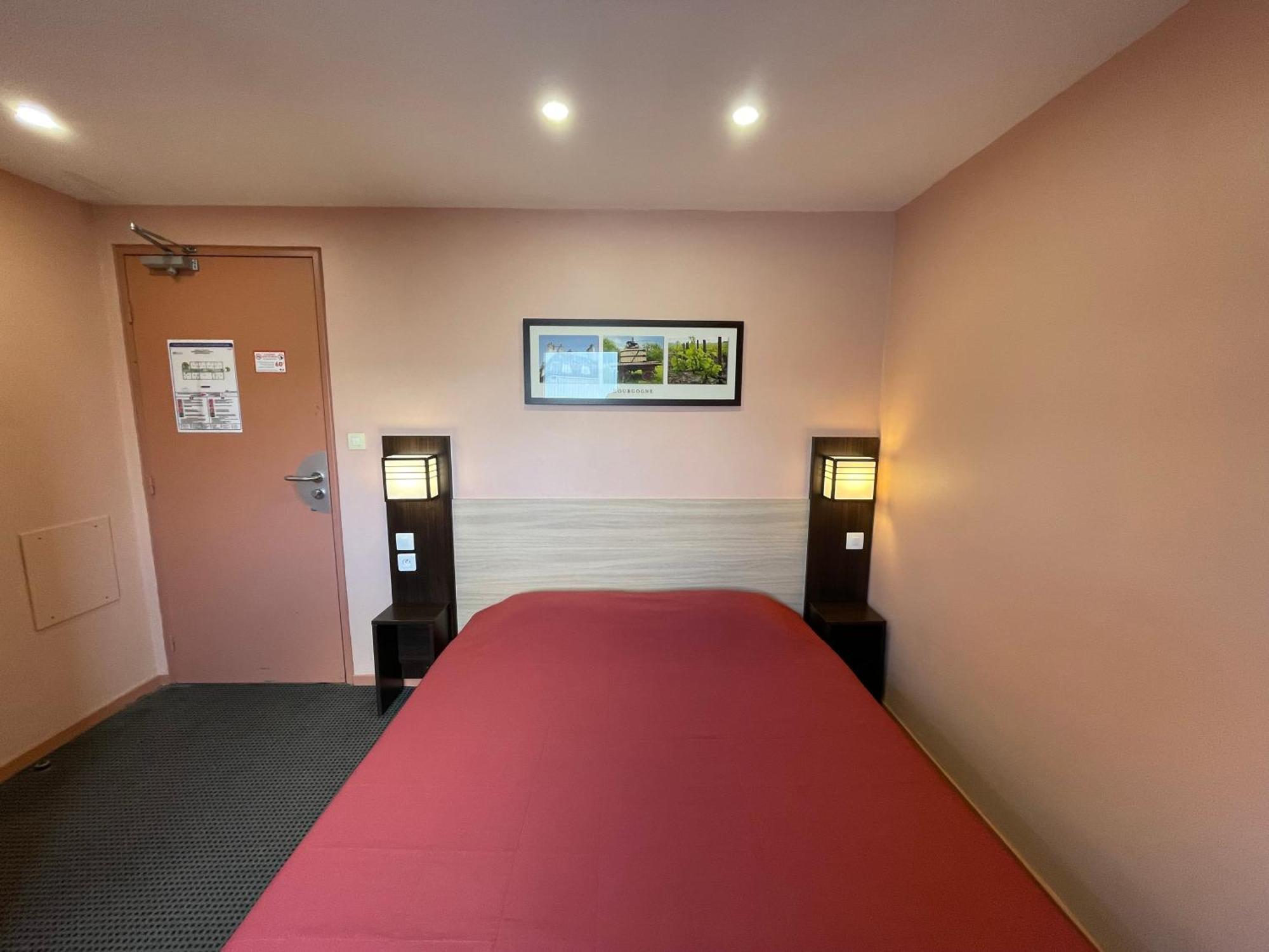 Brit Hotel St-Quentin/Nord Fayet  Kültér fotó