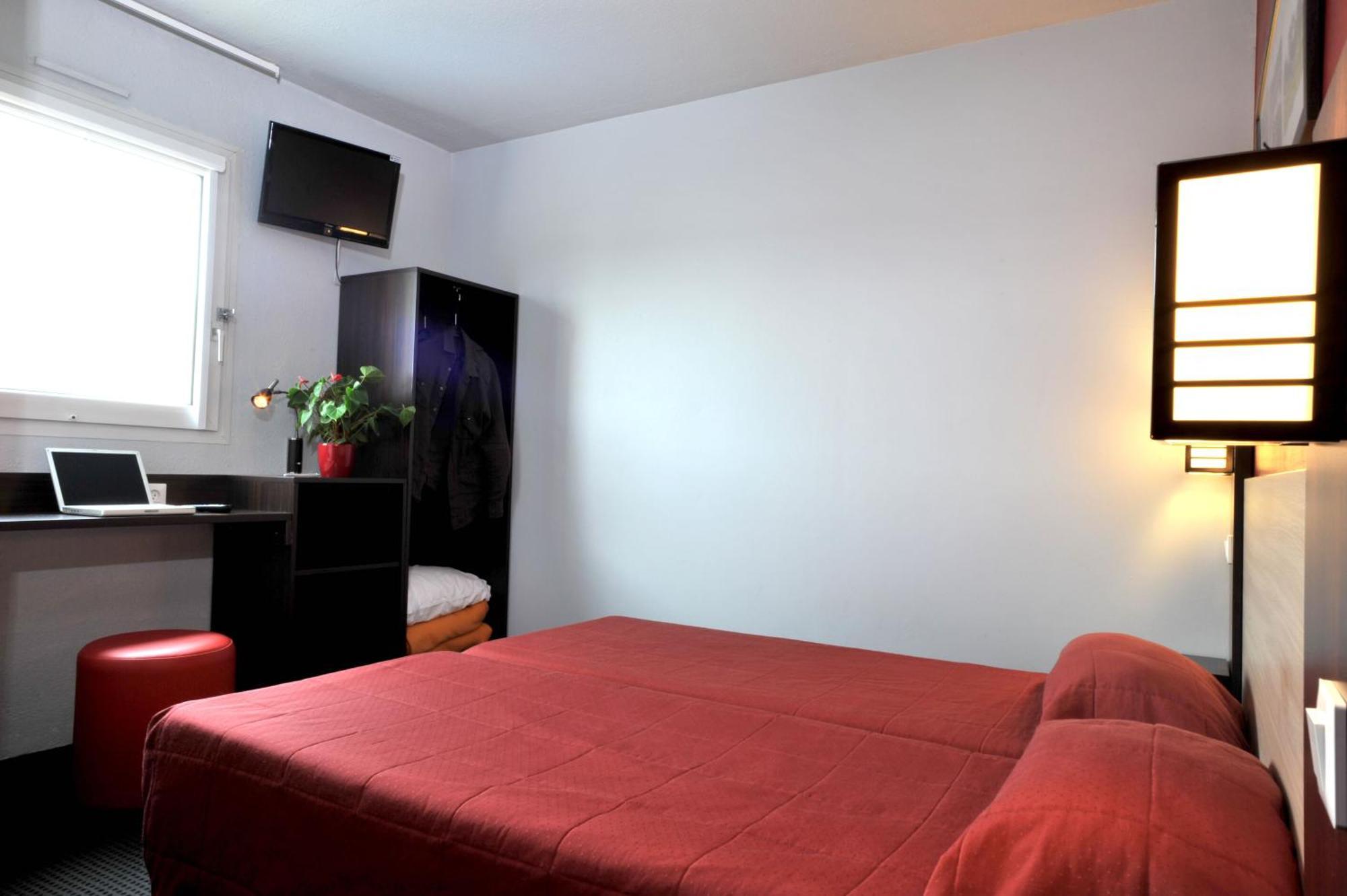 Brit Hotel St-Quentin/Nord Fayet  Kültér fotó
