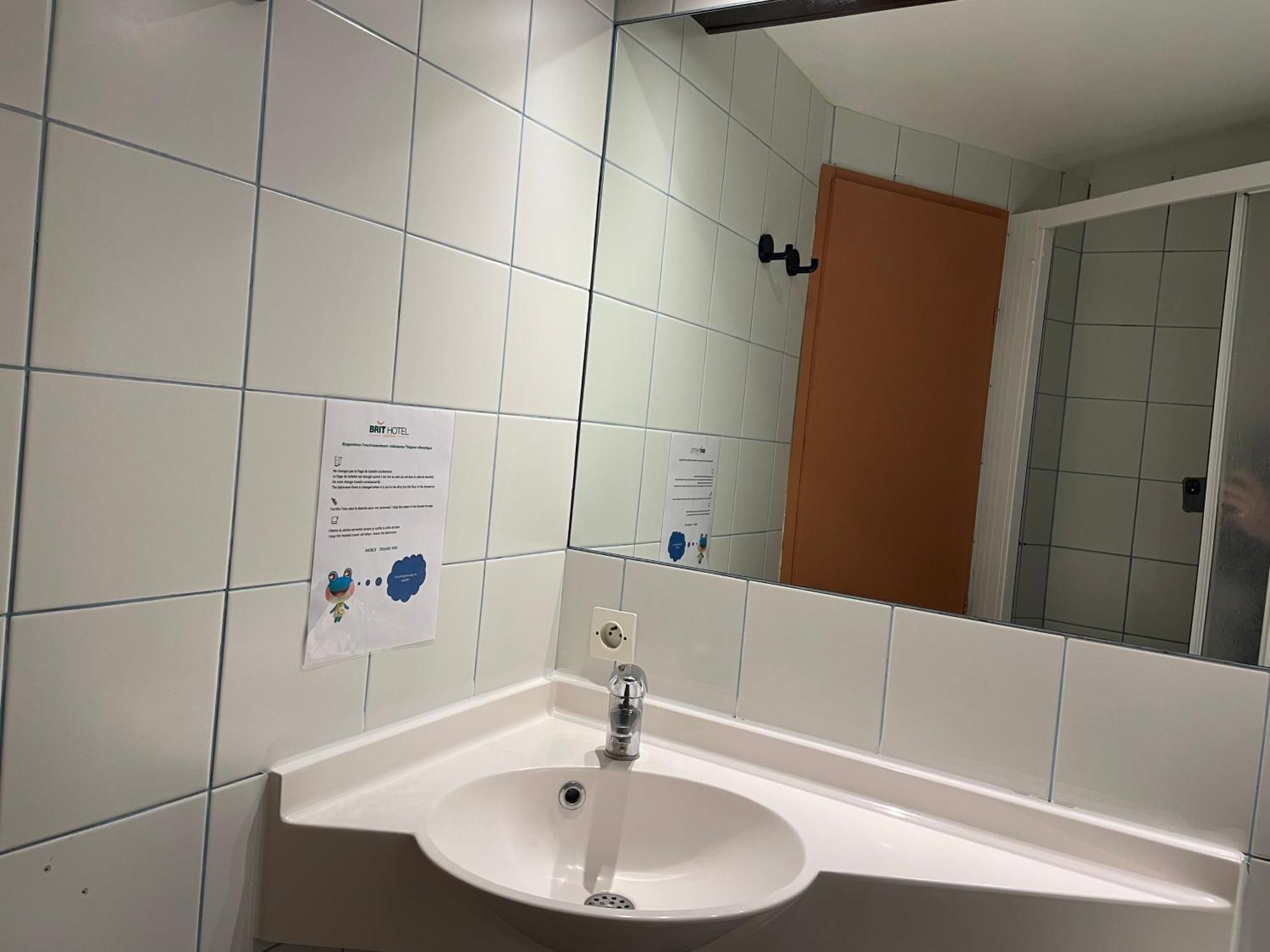 Brit Hotel St-Quentin/Nord Fayet  Kültér fotó