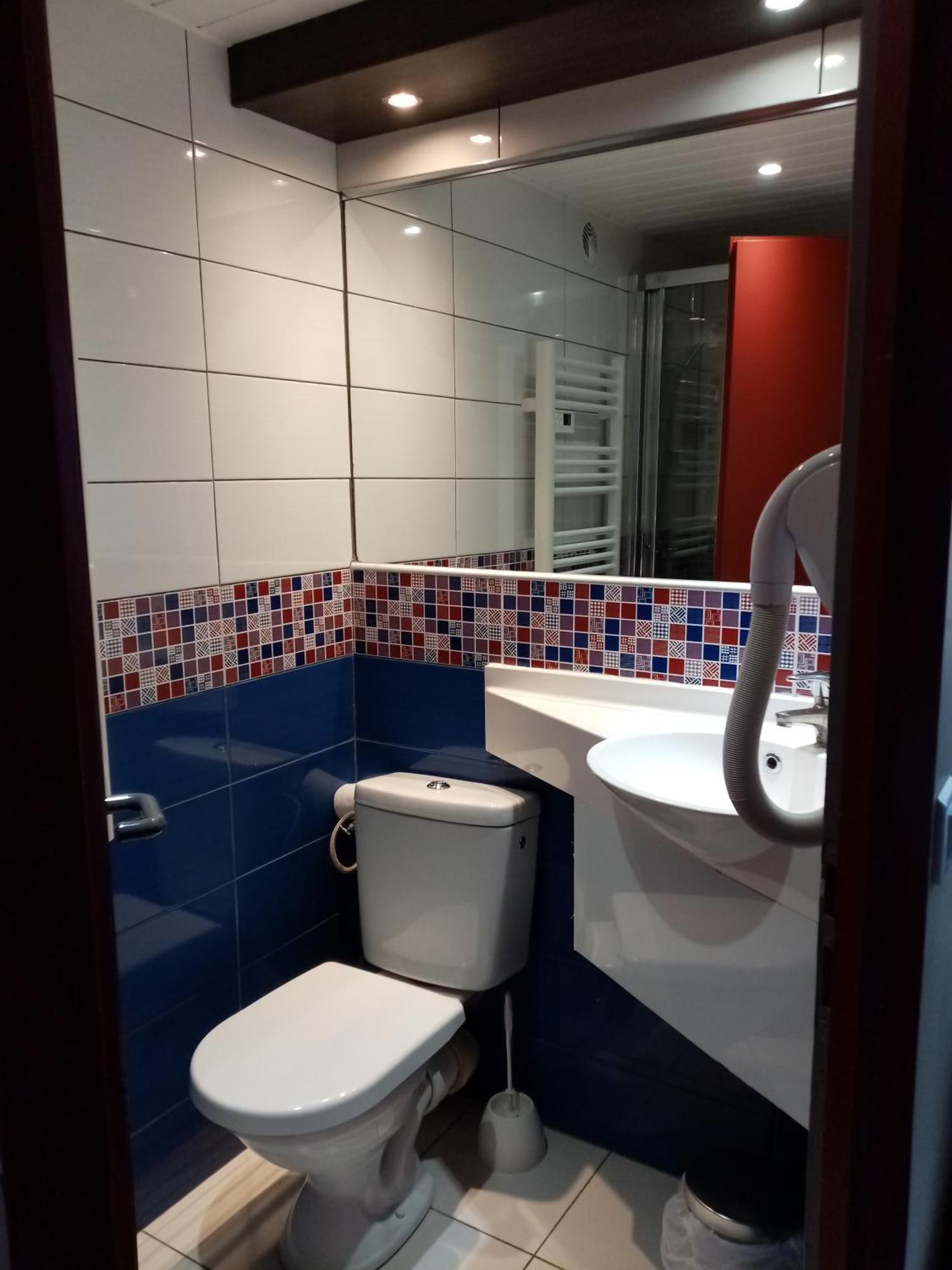 Brit Hotel St-Quentin/Nord Fayet  Kültér fotó